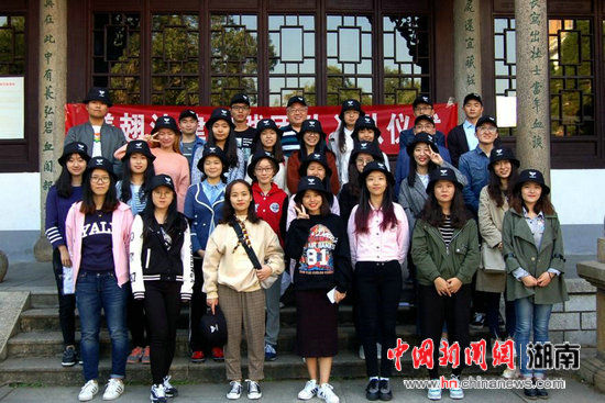 “漾翅法律实践团队”队员合影。(资料图) “漾翅法律实践团队”队员合影。(资料图)